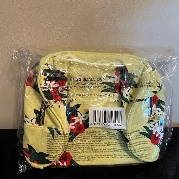 Marc Jacob’s Strawberry Floral Makeup Bag Case - Picture 10 of 11